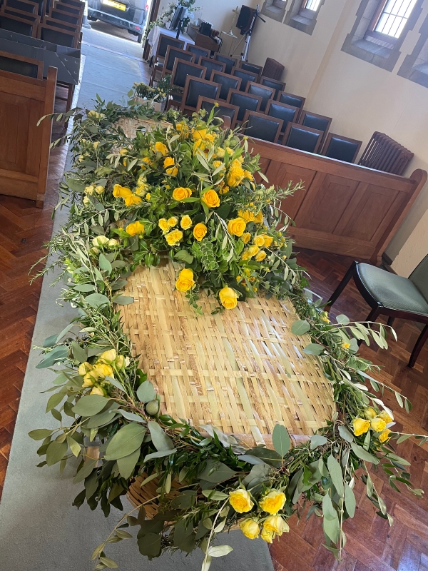 Spray of yellow roses