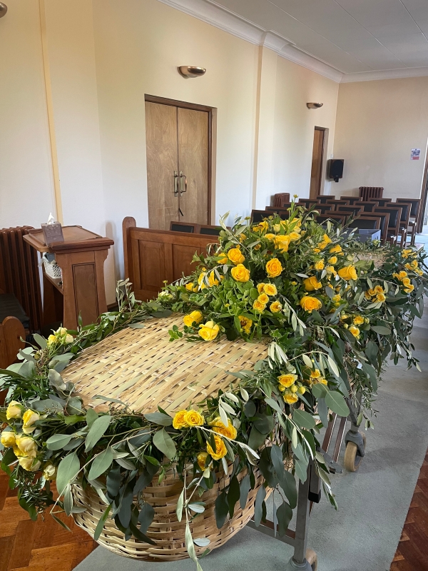 Spray of yellow roses