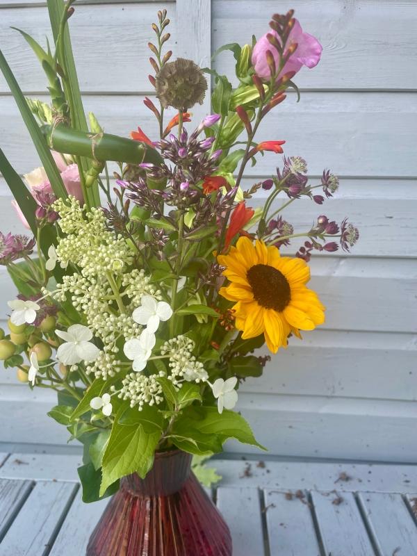 Country garden vase