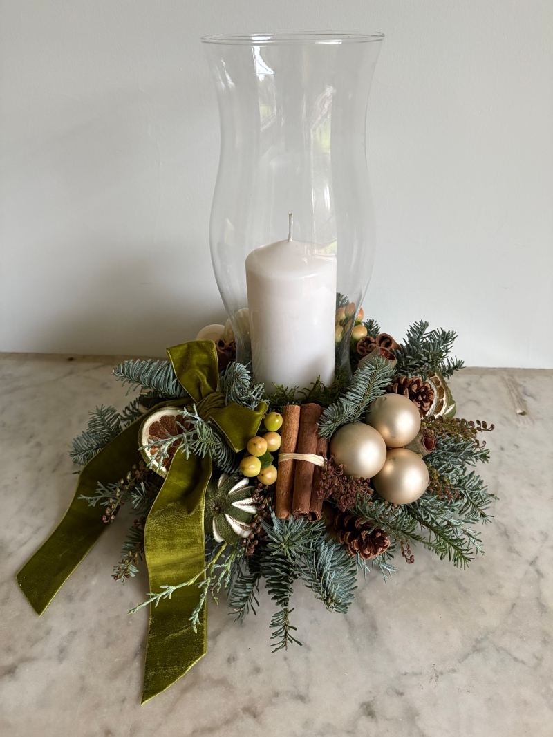 Lantern table centre