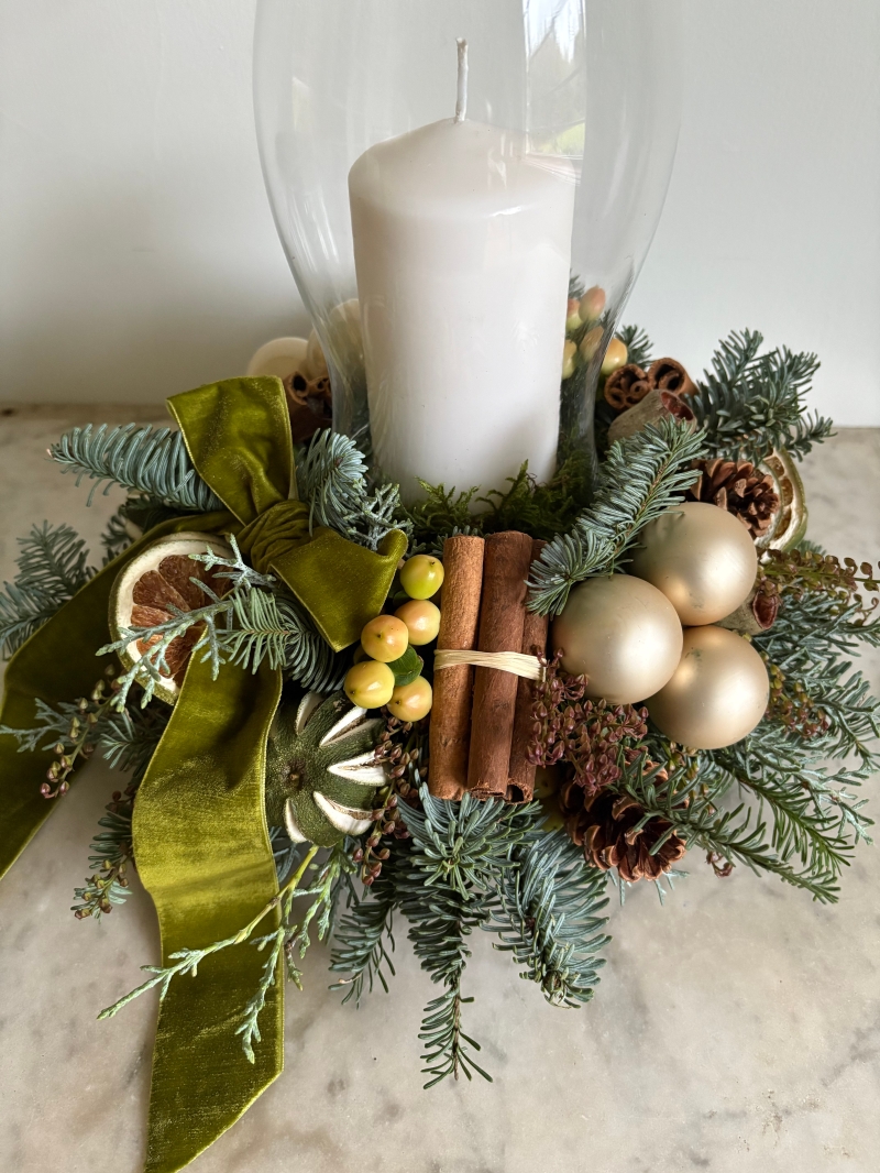 Lantern table centre