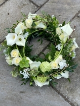 Contemporary white wreath