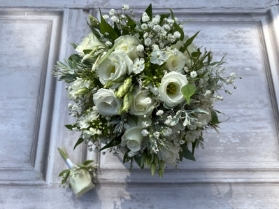 Elopement Bouquet with matching buttonhole