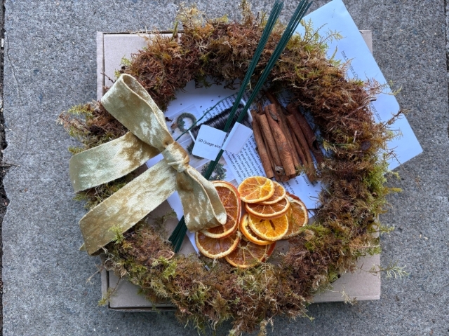 Gold bow DIY wreath kit