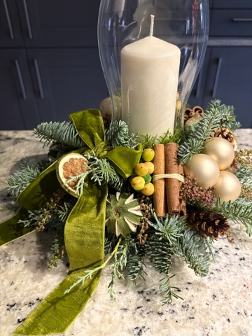 Lantern table centre